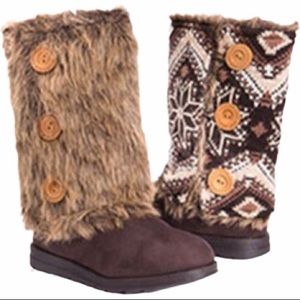 MUK LUKS Andrea Boot Reversible Sweaters Brown 9